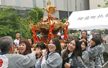<br />
<b>Warning</b>:  Undefined variable $nihonbashi_yon in <b>/var/www/vhosts/kandamatsuri.com/httpdocs/include/pages/mikoshimiyairi.php</b> on line <b>301</b><br />
<br />
<b>Warning</b>:  Trying to access array offset on value of type null in <b>/var/www/vhosts/kandamatsuri.com/httpdocs/include/pages/mikoshimiyairi.php</b> on line <b>301</b><br />
