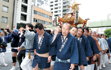 <br />
<b>Warning</b>:  Undefined variable $nihonbashi_yon in <b>/var/www/vhosts/kandamatsuri.com/httpdocs/include/pages/mikoshimiyairi.php</b> on line <b>378</b><br />
<br />
<b>Warning</b>:  Trying to access array offset on value of type null in <b>/var/www/vhosts/kandamatsuri.com/httpdocs/include/pages/mikoshimiyairi.php</b> on line <b>378</b><br />
